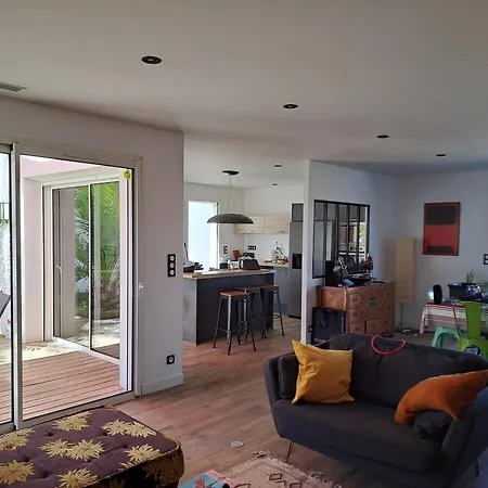 Maison Moderne, Pres Des Plages Et De La Foret. *