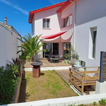 Maison Moderne, Pres Des Plages Et De La Foret. *
